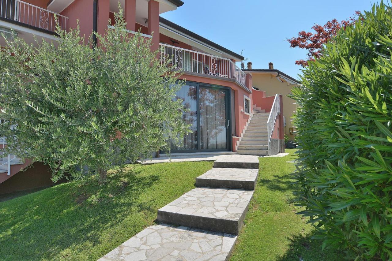 Apartment Joan Miro With Pool Bardolino Dış mekan fotoğraf