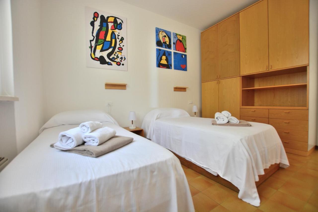 Apartment Joan Miro With Pool Bardolino Dış mekan fotoğraf